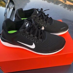 Nike Free RN 2018 Women’s Black and White Athletic Shoes